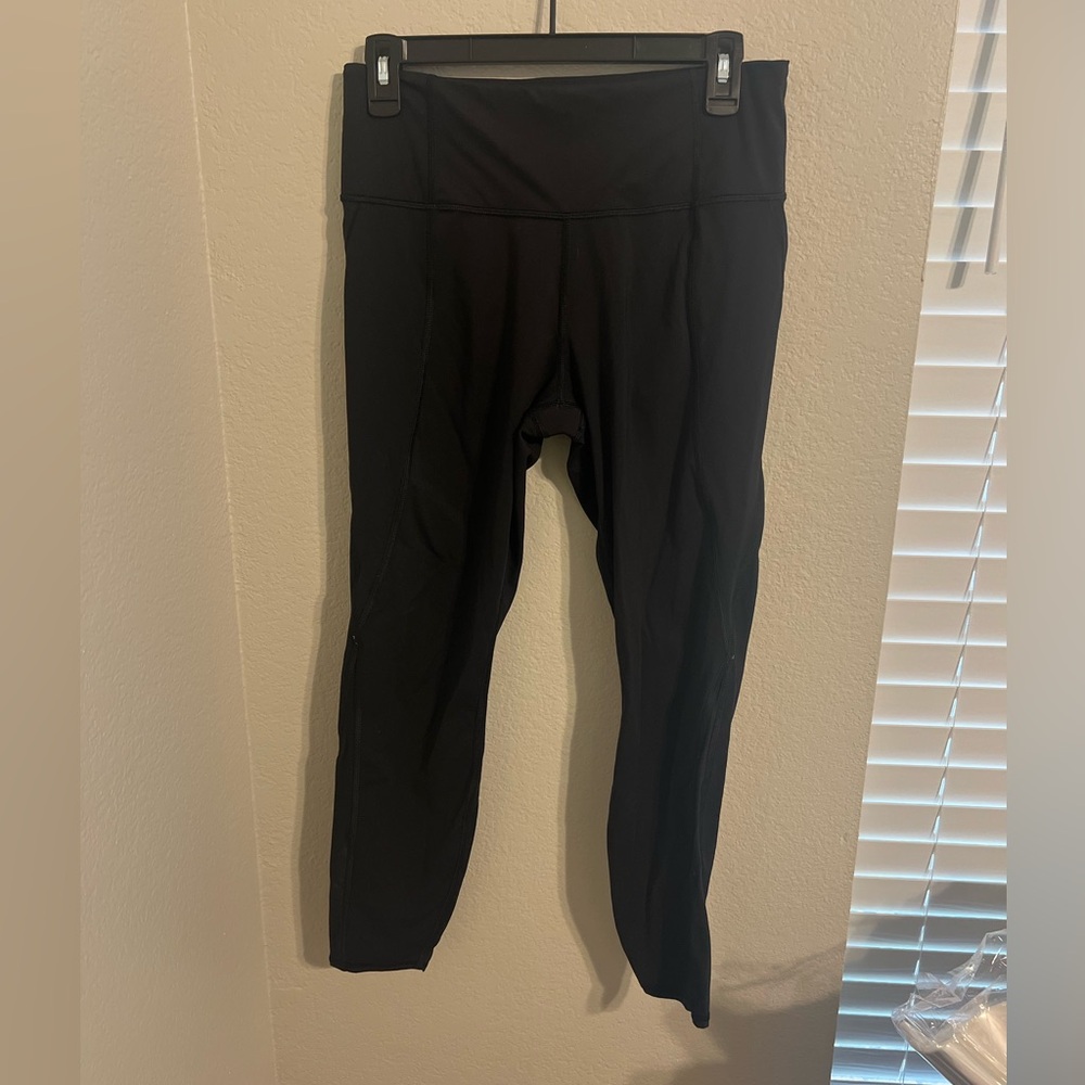 Athleta Lightning 7/8 Tight  Size Medium- Black